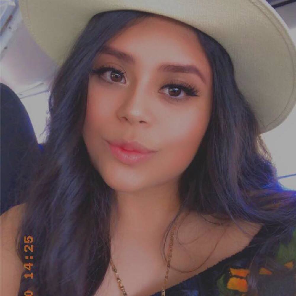 Meet your Posher, Daniela